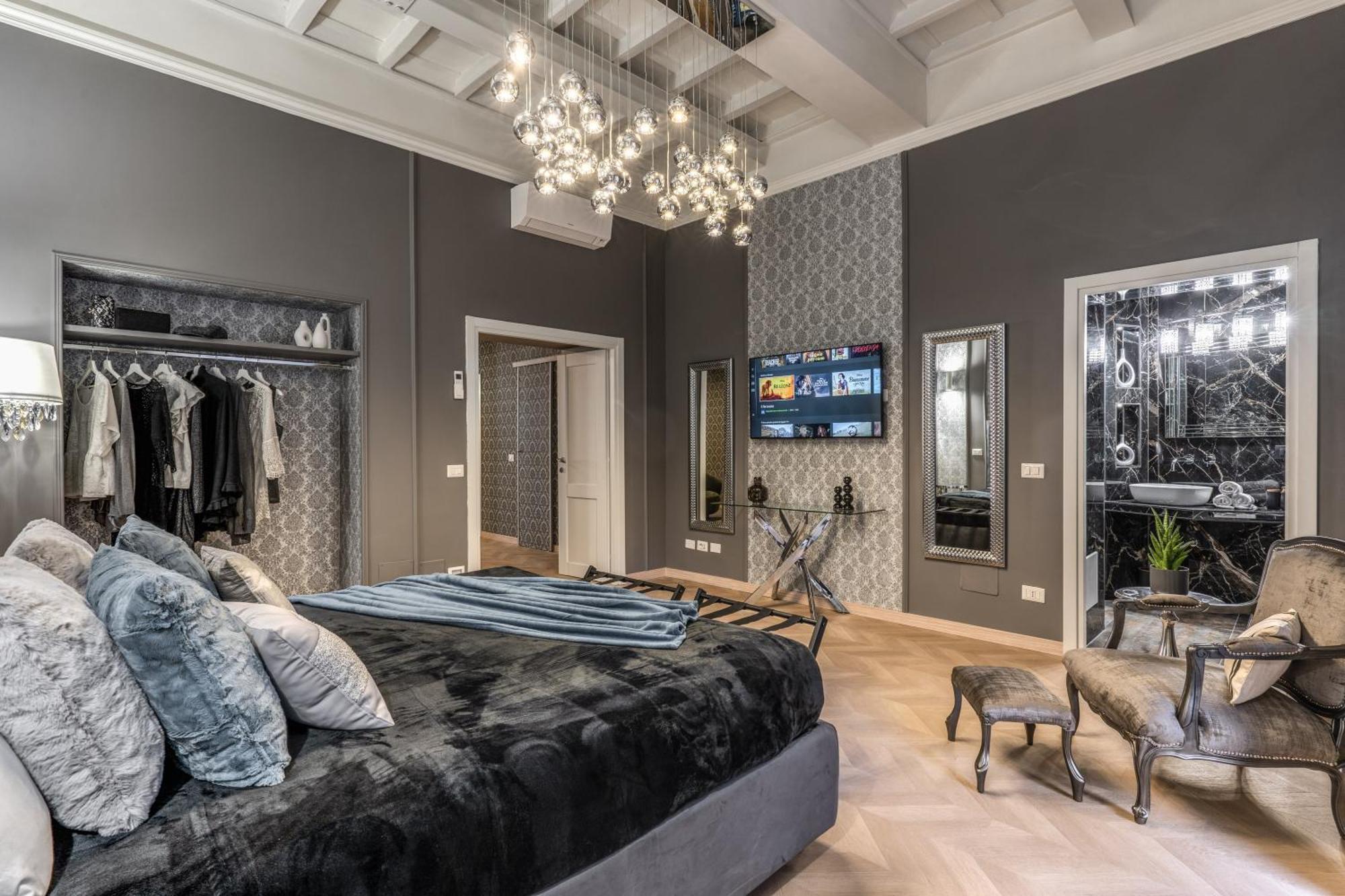 White Miracle Apartment Rom